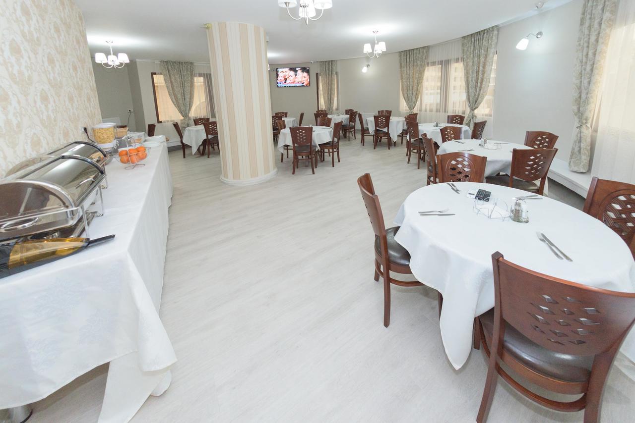 Hotel Promenada ママイア エクステリア 写真