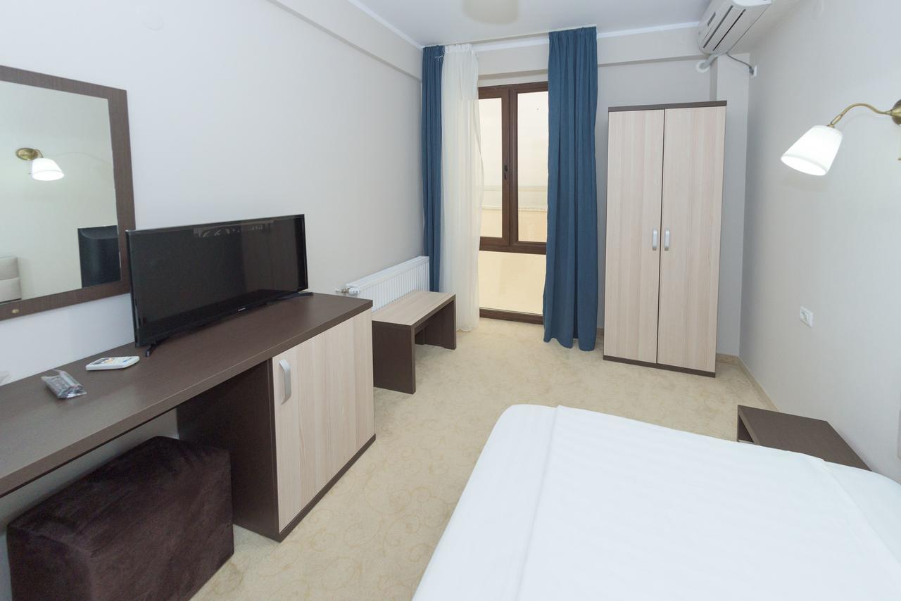 Hotel Promenada ママイア エクステリア 写真